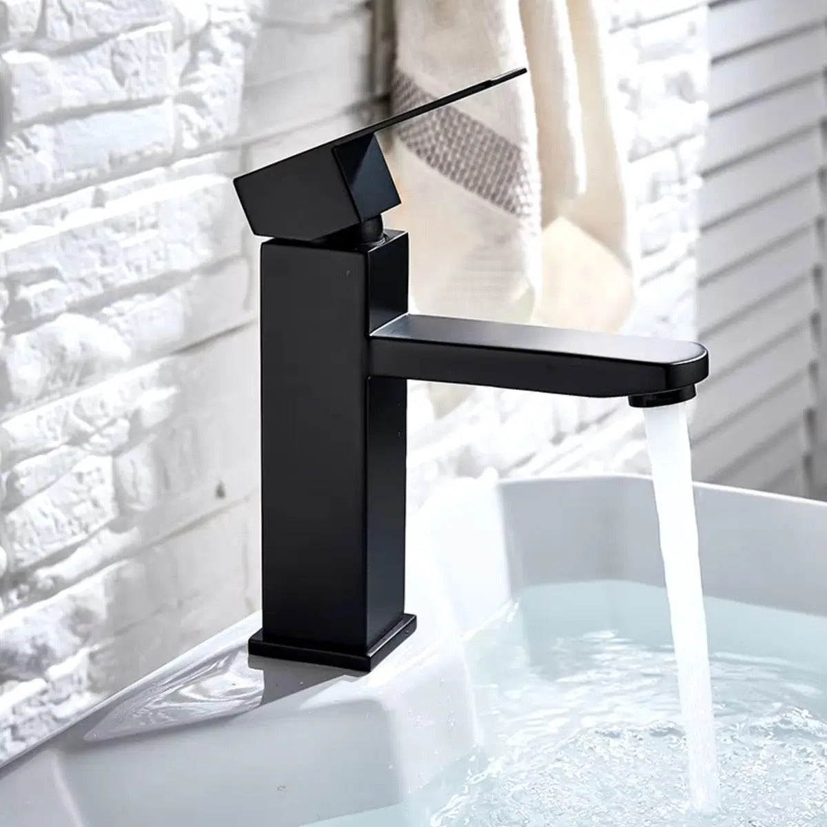 Canilla Hommy 18cm monocomando mezcladora para baño metal negro