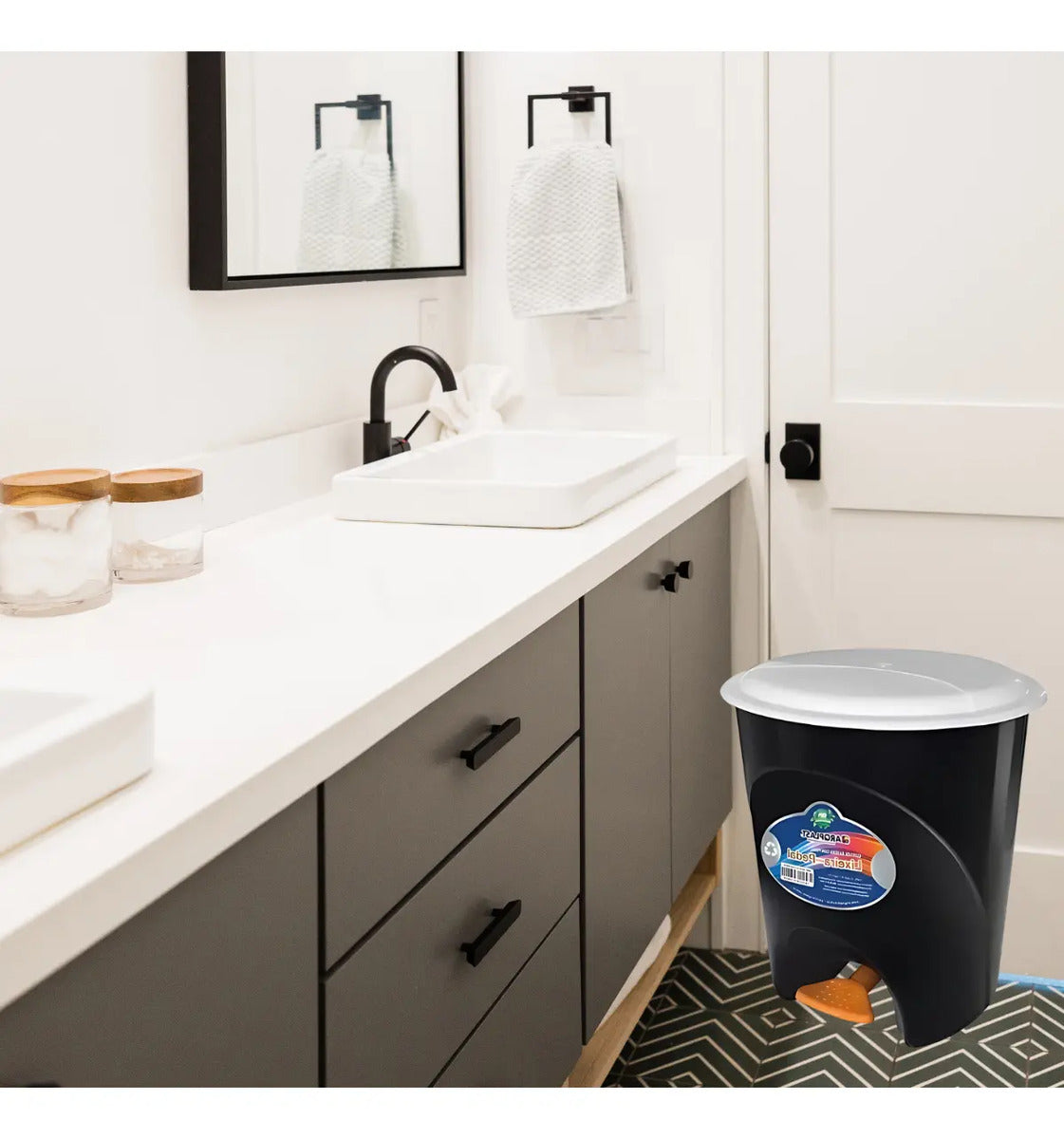 Papelera tacho contenedor basurero de cocina 30lts negro