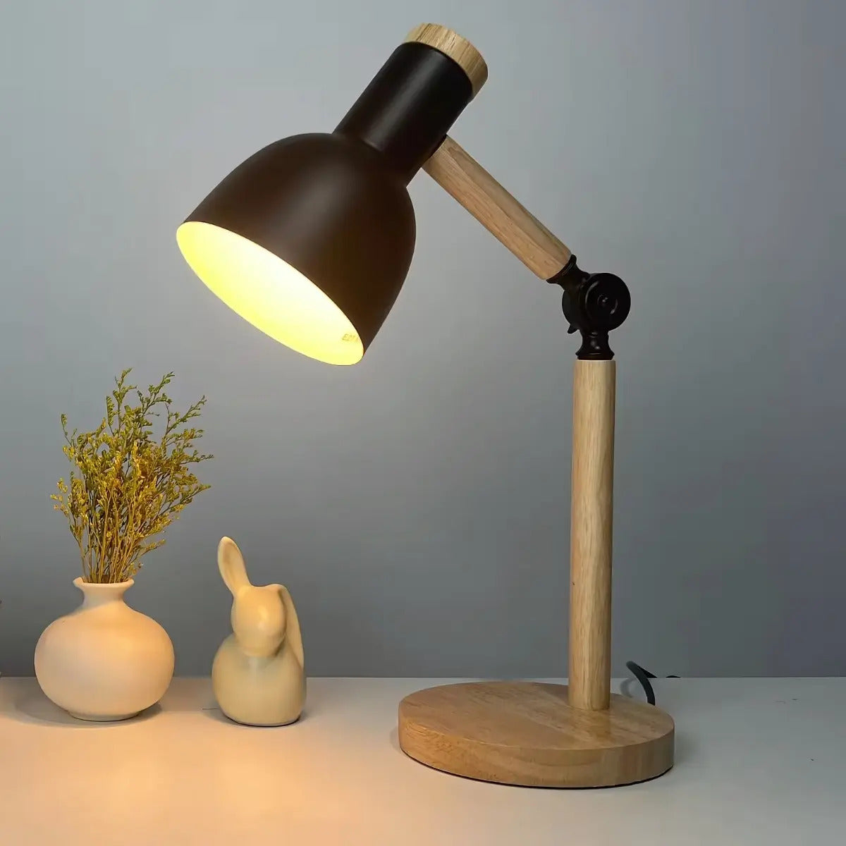 Lampara de escritorio portatil nordica madera y metal
